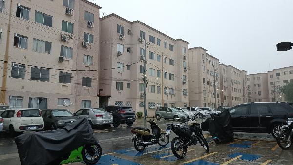 Apartamento em Rio de Janeiro, Guaratiba, Rua B, N. 78, Apto 405, Bl 4, RJ. Área: 44m2