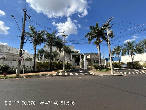 Apartamento em Ribeirão Preto, Conjunto Habitacional Silvio Passalacqua, Rua Luiz Cropanese Spadaro Junior, N. 100, Apto 201, Bl 05, SP. Área: 41.85m2