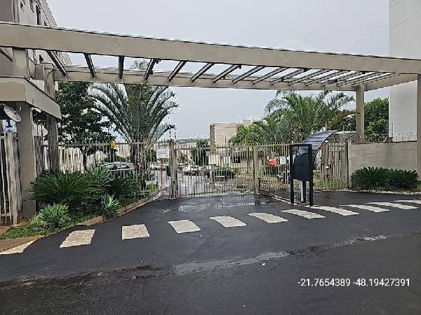 Apartamento em Araraquara, Jardim Residencial Paraiso, Rua Bento Ramalho Machado, N. 622, Apto 34, Bl B, SP. Área: 43.06m2
