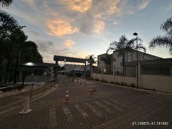Apartamento em Ribeirão Preto, Jardim Diva Tarla De Carvalho, Avenida Doutor Fernando Mendes Garcia, N. 2720, Apto 13, Bl F Torre 3, SP. Área: 43.06m2