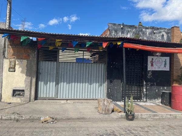 Casa em Feira de Santana, Pedra Ferrada, Av Asa Branca Alameda F, N. Sn, Cs 44, Lt 33 Qd D, BA. Área: 38.92m2