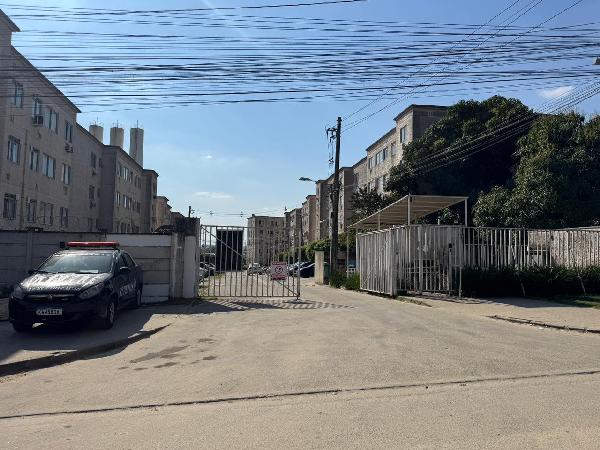 Apartamento em Rio de Janeiro, Cosmos, Rua Dos Caquizeiros, N. 48, Apto 304, Bl 09, Lt 25, Qd C, Pal 13020, RJ. Área: 44m2
