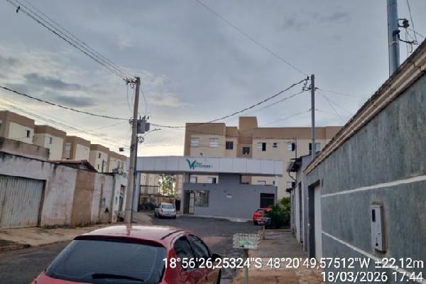 Apartamento em Uberlândia, Jardim Europa, Rua Roberto Carlos Medeiros, N. 270, Apto 304, Pav 2 Bl D, MG. Área: 48.66m2