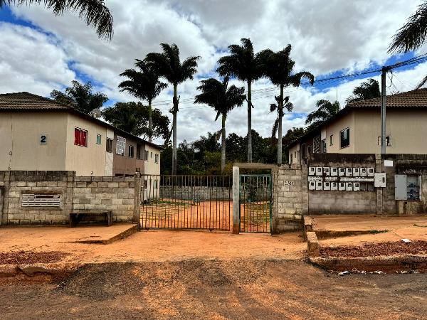 Apartamento em Cidade Ocidental, Parque Napolis A, Quadra 1, N. Sn, Apto 201, Bl 01 Lt 08 Qd 01, GO. Área: 51.99m2