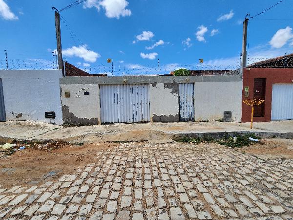 Casa em Mossoró, Santo Antonio, Rua Azaleia, N. 50, Qd 12 Lt15 Loteamento Jardins, RN. Área: 57.97m2