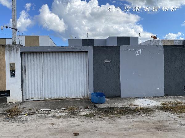 Casa em Teixeira de Freitas, Luis Eduardo Magalhaes, Rua Projetada, N. 170, Casa 27, BA. Área: 68.3m2