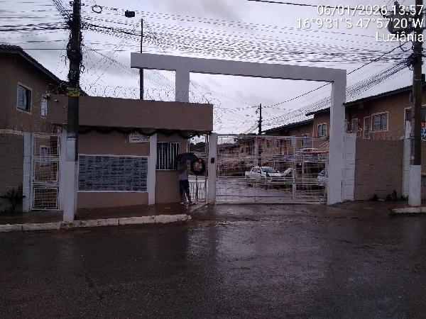 Apartamento em Luziânia, Parque Estrela Dalva Ix, Quadra 147, N. Sn, Apto 17, Bl A Lt 2-A  Rua 92 Vg A17, GO. Área: 44.23m2