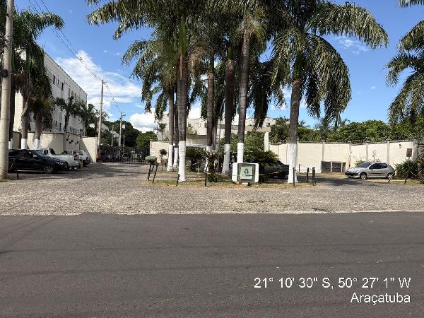 Apartamento em Araçatuba, Conjunto Habitacional Doutor Antônio Vil, Rua Antonio Dos Santos Ribeiro, N. 300, Apto 304, Bl. 20, SP. Área: 44.01m2