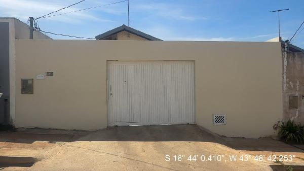 Casa em Montes Claros, Portal Dos Ipês, Rua G, N. 41, Lote 36 Qua 09, MG. Área: 51.39m2