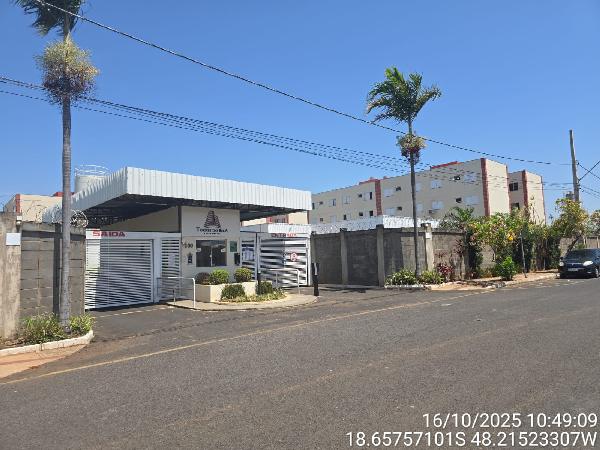 Apartamento em Araguari, Portal De Fátima Ii, Rua Marechal Jose Pessoa, N. 100, Apto 12, Bl 04 Vg 16, MG. Área: 48m2