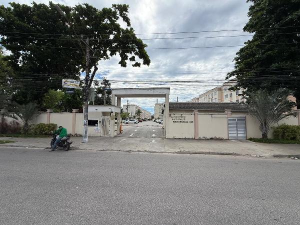 Apartamento em Rio de Janeiro, Cosmos, Rua Das Amendoeiras, N. 305, Apto 104, Bl 04, RJ. Área: 63.46m2