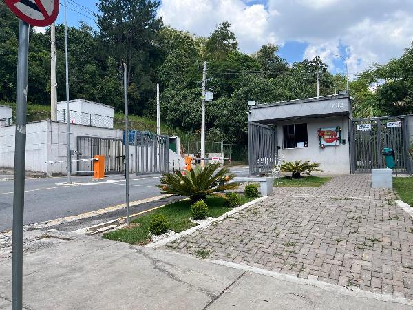 Apartamento em Cotia, Recanto Vista Alegre, Rua Nelson Raineri, N. 702, Apto 24, Bl 33, SP. Área: 42.69m2