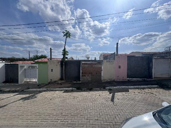 Casa em Belo Jardim, Euno Andrade Da Silva, Rua Fernando Manoel Dos Santos, N. 52, Lt 13, Qd 19, PE. Área: 46.3m2