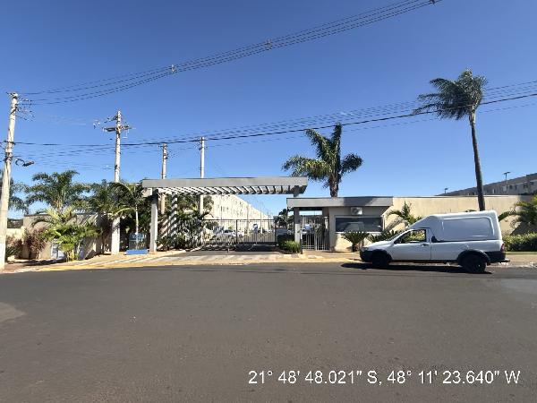 Apartamento em Araraquara, Araraquara, Rua Aristides Fernandes, N. 459, Apto 02, Bl B Tr 05, SP. Área: 43.06m2