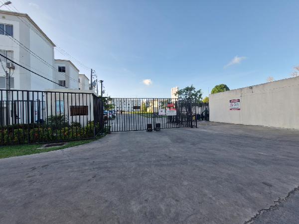 Apartamento em Camaçari, Abrantes, Rua Lagoa Branca, N. S/N, Apto 201, Bl 15 Lt C, BA. Área: 40.53m2