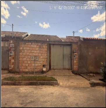 Casa em Montes Claros, Residencial Golden Village, Rua C, N. 285, Lt 36 Qd 11, MG. Área: 52.35m2