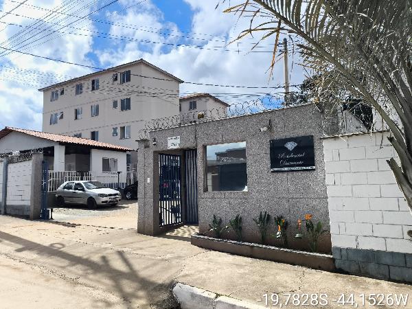 Apartamento em Esmeraldas, Sao Pedro, Rua Joao Guimaraes Rosa, N. 1151, Apto 101, Bl 09  Lt 08a Qd 37, MG. Área: 44.7m2