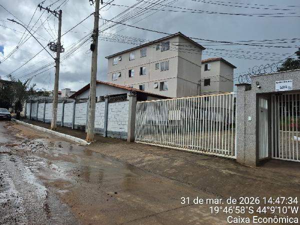 Apartamento em Esmeraldas, Sao Pedro, Rua Joao Guimaraes Rosa, N. 1151, Apto 301, Qd 37 Bl 03 Lt 08a, MG. Área: 44.7m2