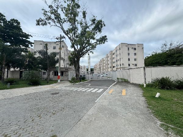 Apartamento em Rio de Janeiro, Santa Cruz, Estrada Da Pedra, N. 2243, Apto 208, Bl 06, RJ. Área: 41.07m2