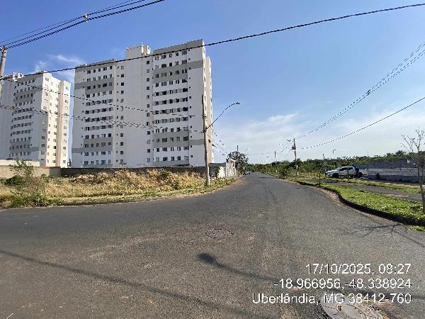 Apartamento em Uberlândia, Jardim Canaa, Avenida Edson Gallana, N. 590, Apto 501, Bl A Qd 09 Lt01 Vg 190, MG. Área: 45.18m2