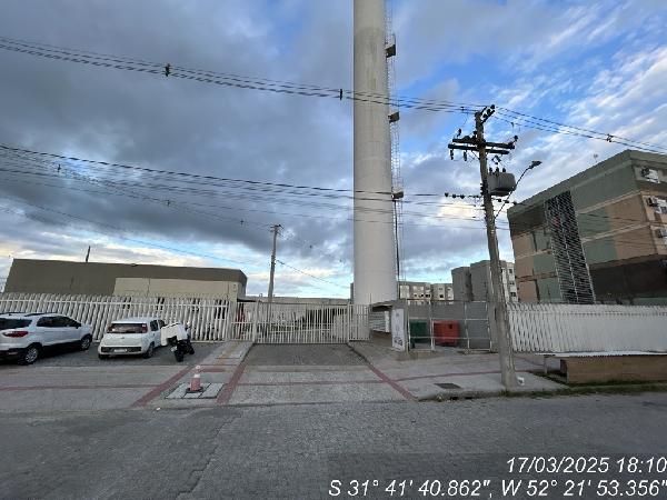 Apartamento em Pelotas, Tres Vendas, Rua Dois, N. 670, Apto 404, Bl C Vaga De Garagem N. 140, RS. Área: 47.71m2