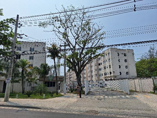 Apartamento em Rio de Janeiro, Santa Cruz, Estrada Da Pedra, N. 2243, Apto 110, Bl 04, RJ. Área: 41.19m2
