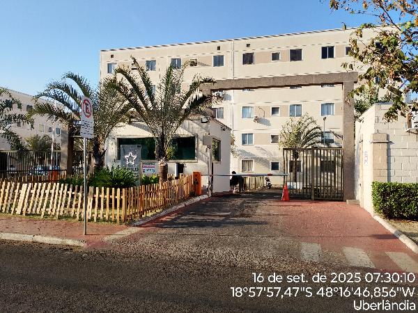 Apartamento em Uberlândia, Shopping Park, Rua Professora Maria Celia Cence, N. 160, Apto 303, Qd 04 Bl 57 Lt 01, MG. Área: 41.14m2