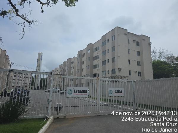 Apartamento em Rio de Janeiro, Santa Cruz, Estrada Da Pedra, N. 2243, Apto 411, Bl 06, RJ. Área: 41.07m2