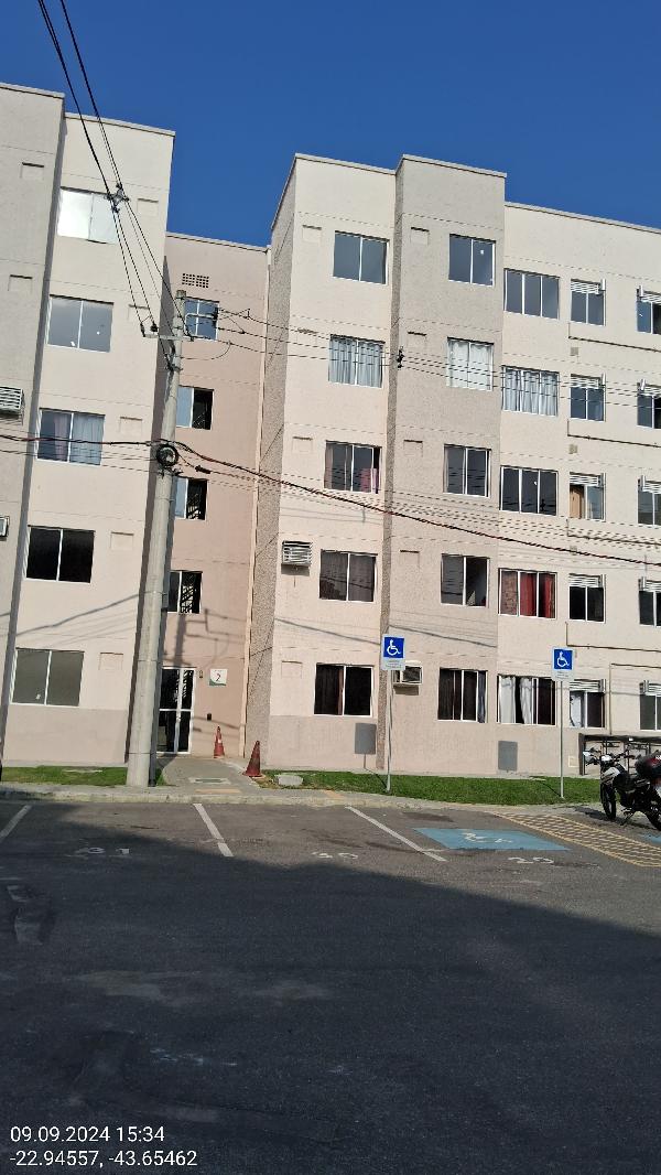 Apartamento em Rio de Janeiro, Santa Cruz, Estrada Da Pedra, N. 2243, Apto 407, Bl 02, RJ. Área: 41.27m2