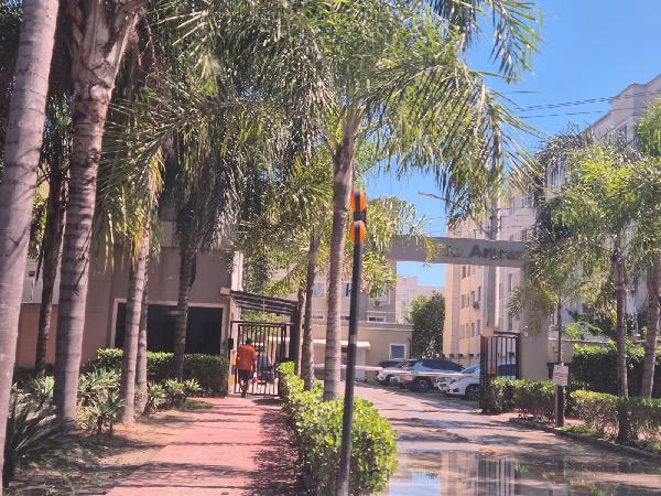 Apartamento em Rio de Janeiro, Santa Cruz, Avenida Padre Guilherme Decaminada, N. 1427, Apto 405, Bl 10 Predio 1427 Lt 2, RJ. Área: 41.19m2