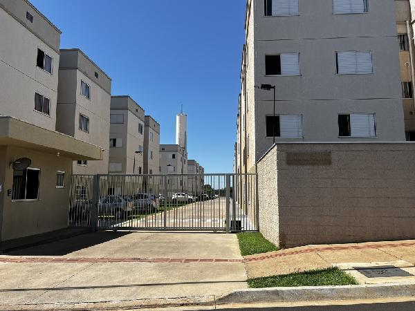 Apartamento em Londrina, Conjunto Semiramis Barros Braga, Rua Eloy Mello Guides, N. 45, Apto 103, Bl13, Vaga Nº 257, PR. Área: 43.31m2