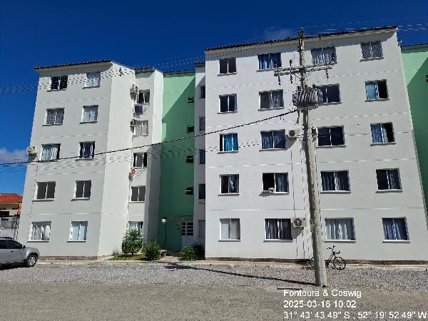 Apartamento em Pelotas, Tres Vendas, Avenida Cristovao Jose Dos Santos, N. 639, Apto 502, Bl L, Vg 13, RS. Área: 45.7m2