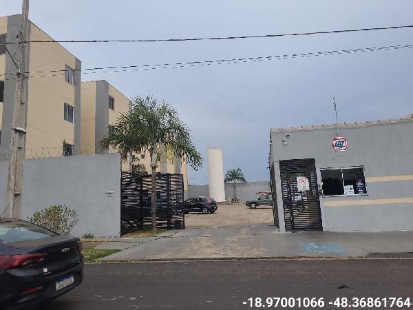 Apartamento em Uberlândia, Loteamento Residencial Pequis, Rua Do Sovi, N. 385, Apto 101, Bl 04 Lt 09a Qd 04, MG. Área: 47.89m2