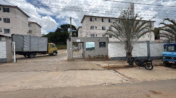 Apartamento em Esmeraldas, Sao Pedro, Rua Joao Guimaraes Rosa, N. 1151, Apto 204, 2ºPavimento Bloco 08, MG. Área: 44.7m2