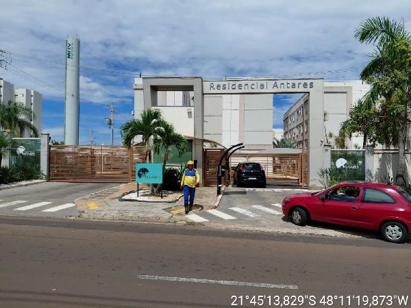 Apartamento em Araraquara, Jardim Botanico, Avenida Dom Carlos Carmello, N. 721, Apto 102, Bl10, SP. Área: 39.3m2