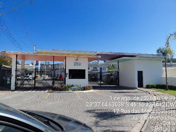 Casa em Cotia, Jardim Petropolis, Rua Das Morangueiras, N. 250, Cs 75 Vaga De Garagem N 147 E 148, SP. Área: 67.18m2