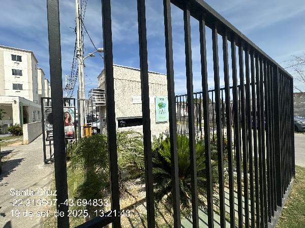 Apartamento em Rio de Janeiro, Santa Cruz, Rua Compositor Tunai (Antiga Rua Projetada 1), N. 115, Apto 305, Bl 02, RJ. Área: 40.54m2