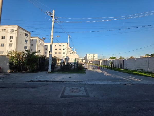 Apartamento em Rio de Janeiro, Santa Cruz, Rua Projetada 1, N. 115, Apto 301, Bl 04, RJ. Área: 40.54m2