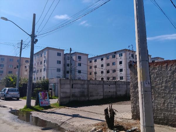 Apartamento em Rio de Janeiro, Santa Cruz, Rua Projetada 1, N. 115, Apto 305, Bl 03, RJ. Área: 40.54m2