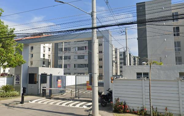Apartamento em Rio de Janeiro, Santa Cruz, Rua Ibirarema, N. 118, Apto 104, Pne, Bl 02, RJ. Área: 43m2