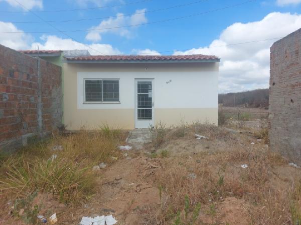 Casa em Belo Jardim, Euno Andrade Da Silva, R Erasmo Pereira De Albuquerque, N. 204, Qd 28 Lt 01, PE. Área: 46.3m2