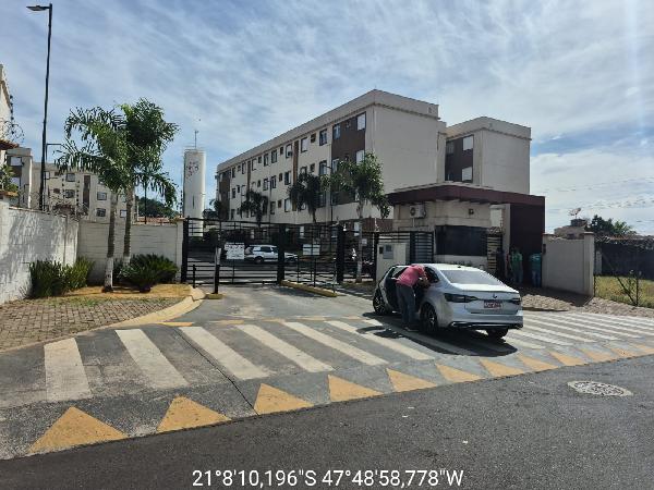 Apartamento em Ribeirão Preto, Ipiranga, Rua Japura, N. 3055, Apto 14, T 3 Bl C, SP. Área: 42.5m2