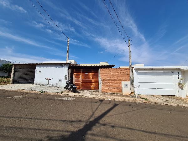 Casa em Leme, Jardim Florida, Rua Luiz Fernando Gerola, N. 158, Lote 48, Quadra M, His, SP. Área: 50m2