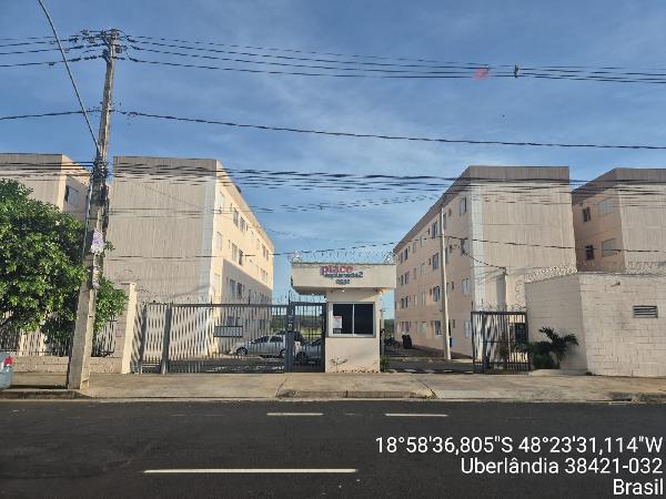 Apartamento em Uberlândia, Loteamento Residencial Pequis, Avenida Wilson Rodrigues Da Silva, N. 2532, Apto 05, Bl 02 Vg 42, MG. Área: 47.31m2