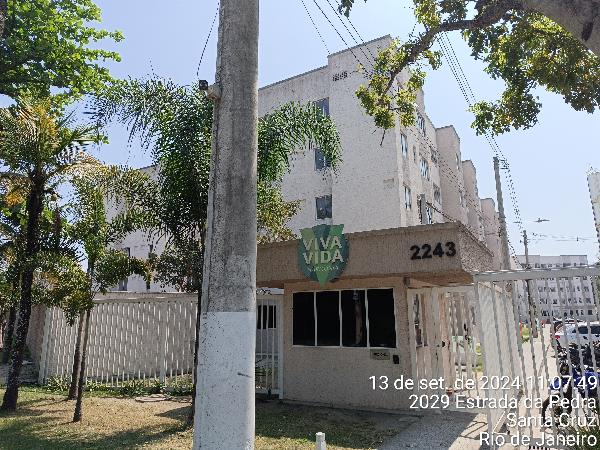 Apartamento em Rio de Janeiro, Santa Cruz, Estrada Da Pedra, N. 2243, Apto 301, Bl 02, RJ. Área: 41.23m2