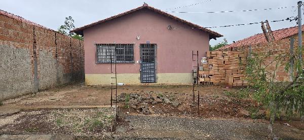 Casa em Perdigão, Perdigão, Avenida Francisco Jacinto, N. 1663,, MG. Área: 40.83m2