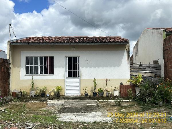 Casa em Igarassu, Jabac¾, Rua Beija-Flor, N. 139, Lt 43, Qd D, PE. Área: 46.3m2
