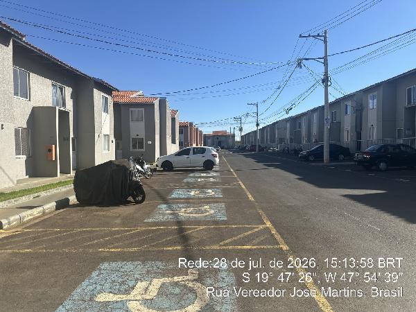 Apartamento em Uberaba, Vallim, Rua Dona Cecilia Borges Pauluk, N. 70, Apto 201, Bl 26 Vg 161, MG. Área: 40.57m2