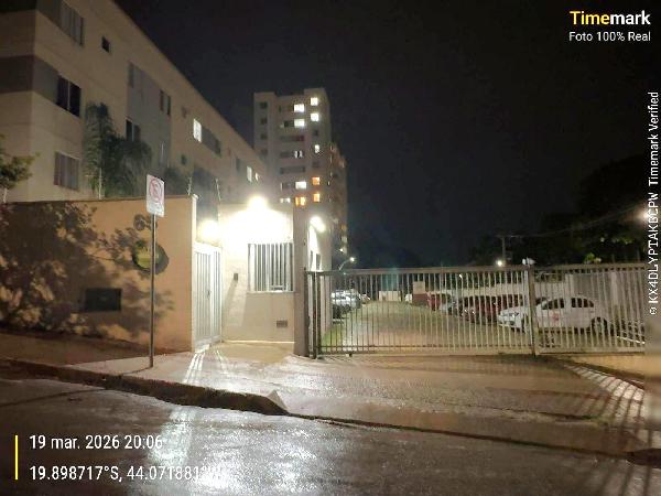 Apartamento em Contagem, Chacaras California, Rua Joao Rosa, N. 65, Apto 201, Bl 03 Subcond Conquista Do Bosque Box, MG. Área: 48.83m2