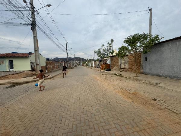Casa em Belo Jardim, Euno Andrade Da Silva, Rua Professora Cremilda Xavier De Souza, N. 295, Lt 35 Qd 46, PE. Área: 46.3m2